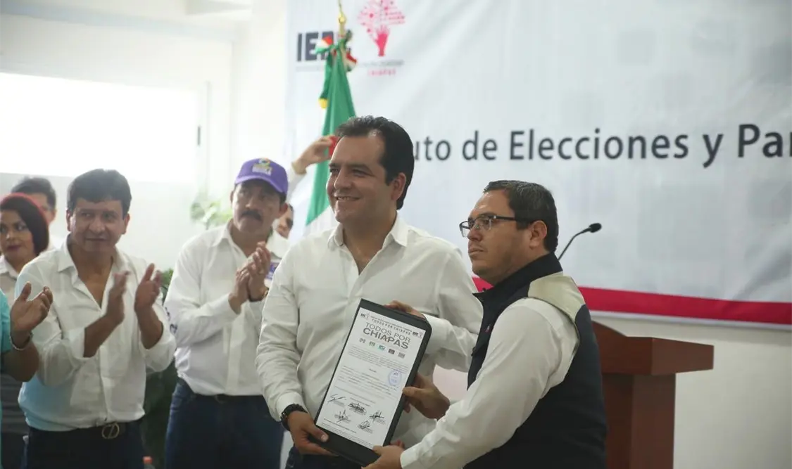 Albores Gleason registra candidatura al gobierno de Chiapas