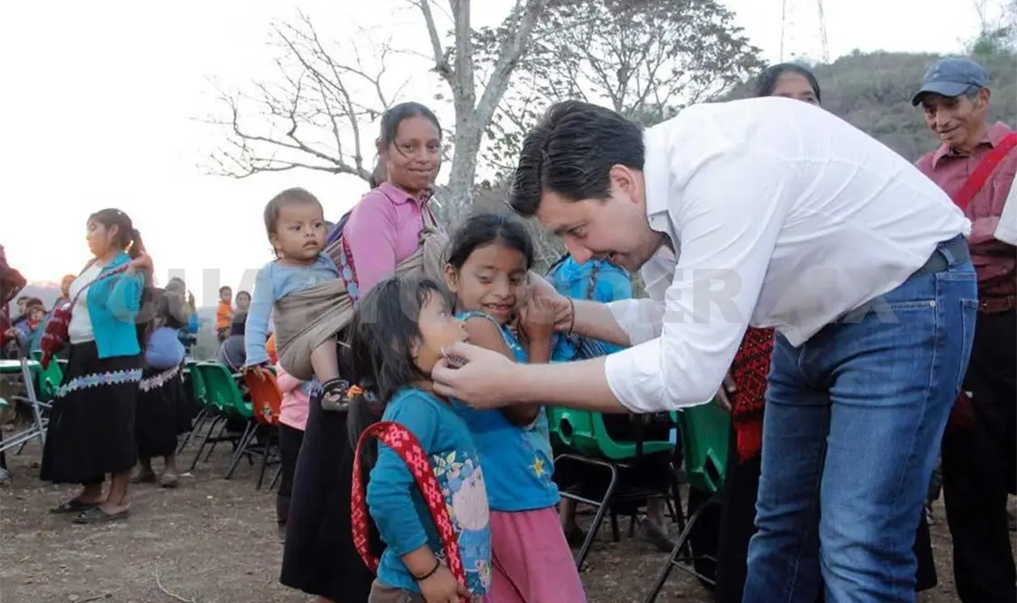 Fortalece Castellanos bienestar de familias de Tierra Colorada