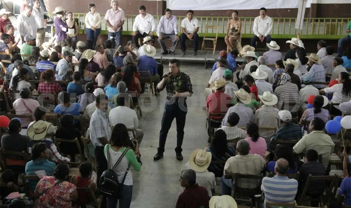 En reunión con militantes, Rutilio llama a la unidad