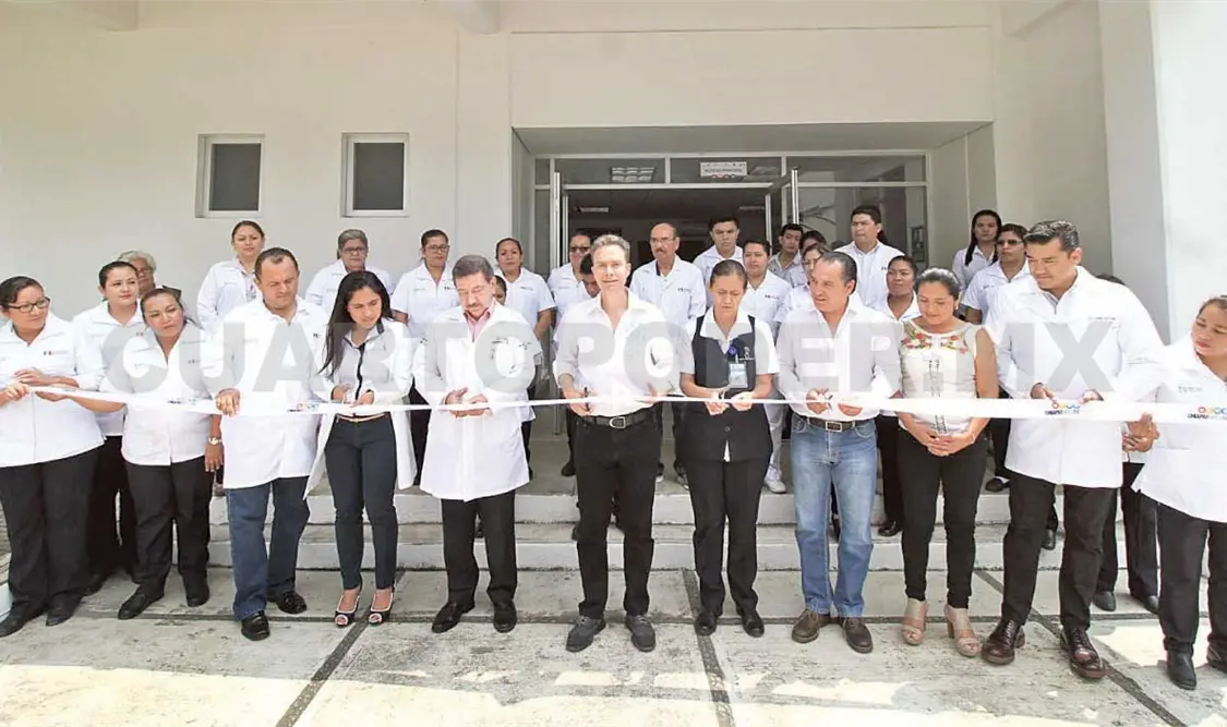 Gobernador pone en marcha Centro de Salud con Servicios Ampliados