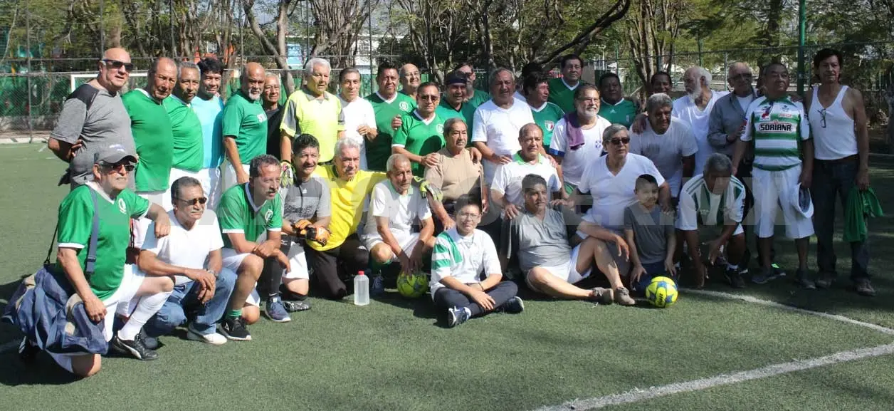 Club Municipal FC reconoció a exfutbolistas
