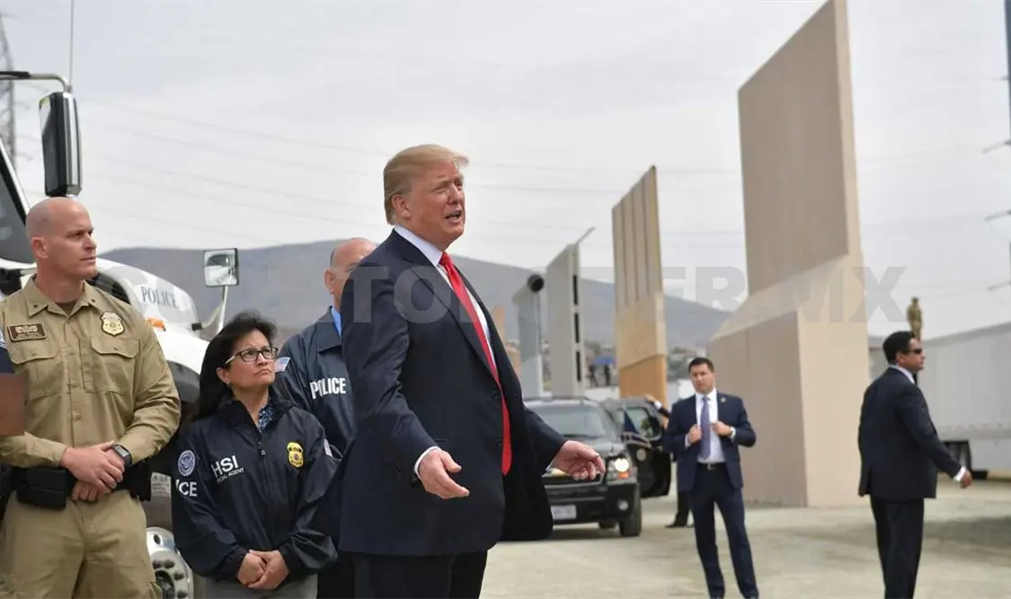 Trump no descarta usar fondos militares para muro