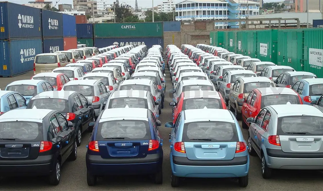 Piden mayor control para importar autos