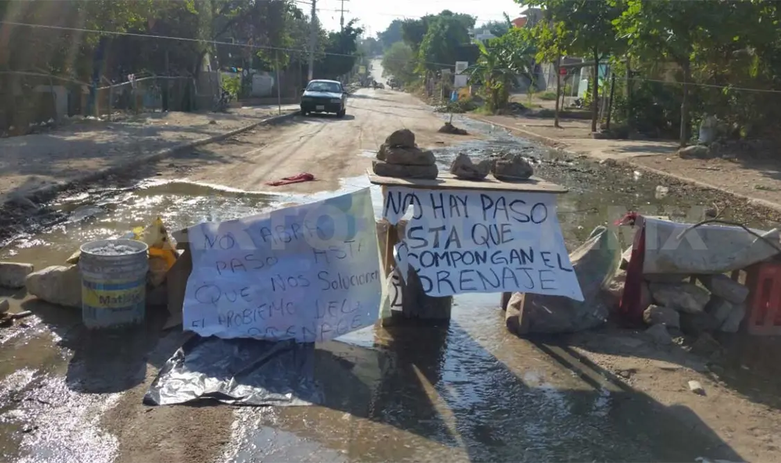 Impiden acceso a panteón San Marcos