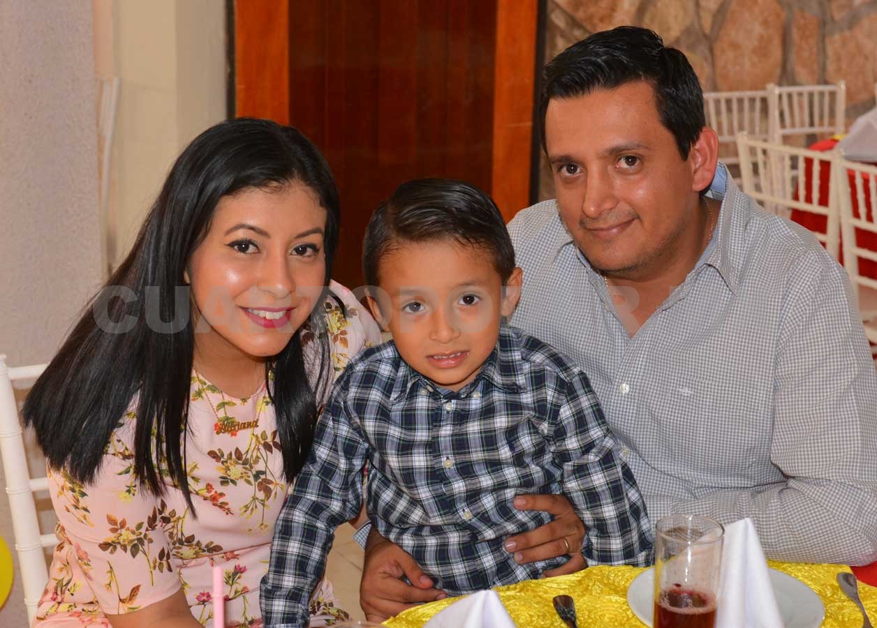 Feliz cumpleaños, Memito