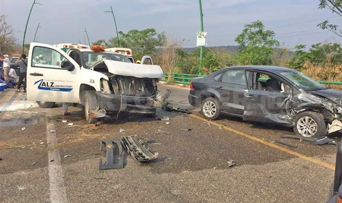 Nueve lesionados en accidente carretero