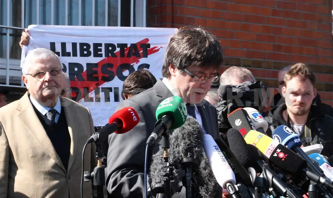 Puigdemont sale de prisión