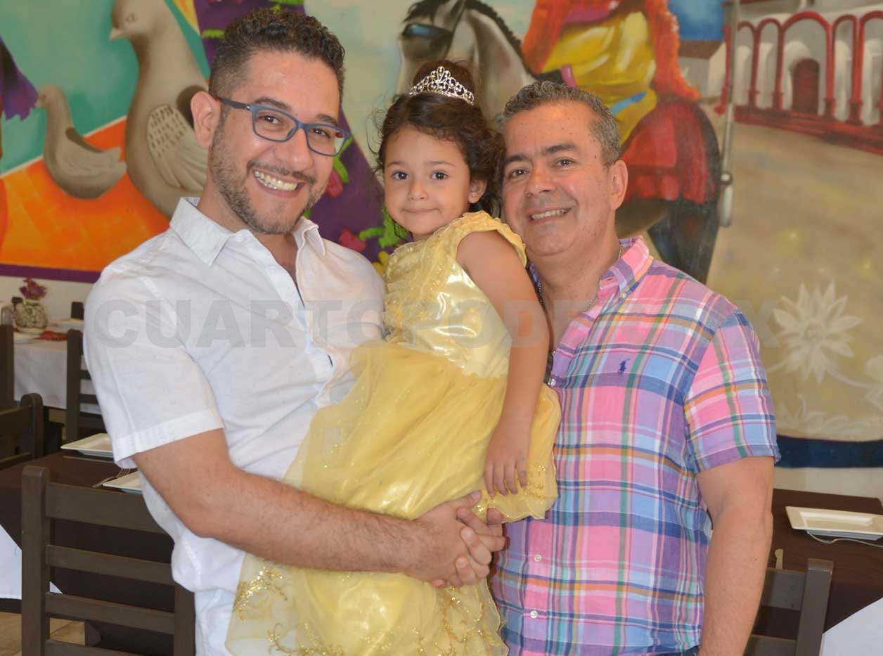 Paula lució muy bella