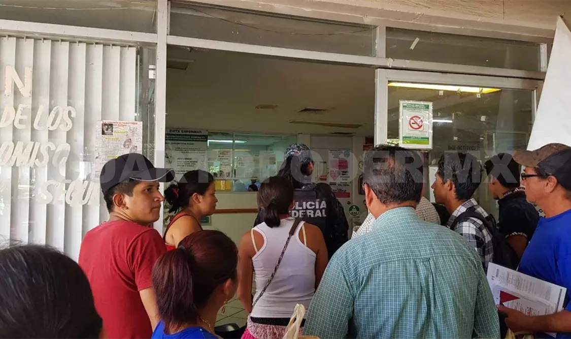 Fallecen dos hombres por caída de árbol y azotea