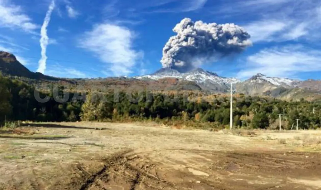 Chile mantiene alerta por actividad volcánica
