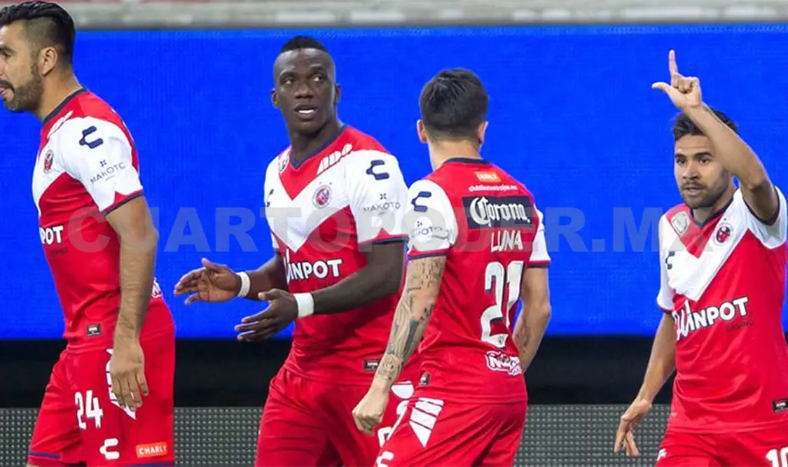 Veracruz se aprovechó de un ‘Chivas B’ y tomó oxígeno