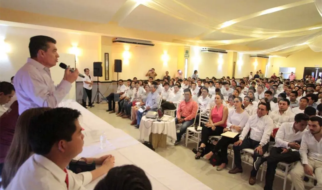 Construcción democrática, posible con trabajo juvenil