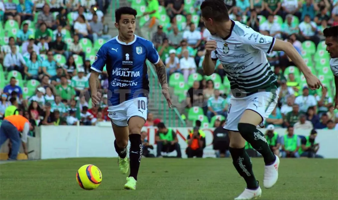 Santos le pegó en casa a Gallos