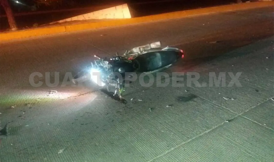 Motociclista queda lesionado al derrapar