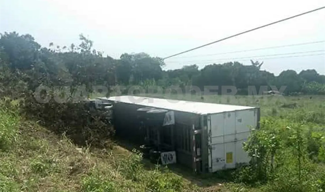 Se durmió al volante y terminó volcado