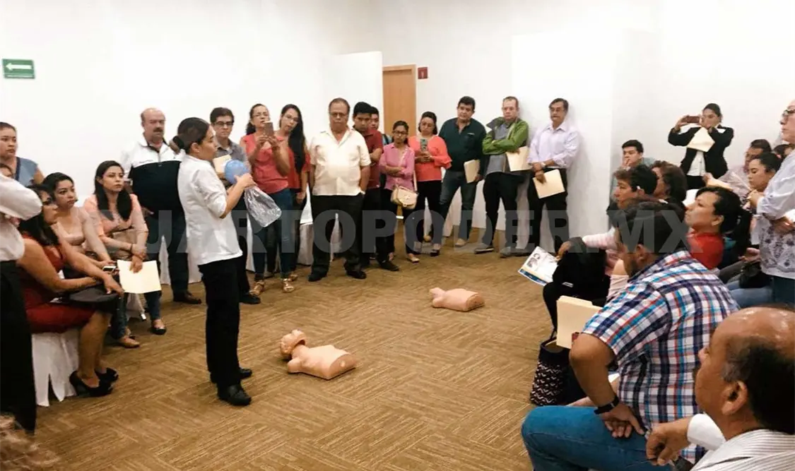 Capacitan a odontólogos en reanimación cardiopulmonar