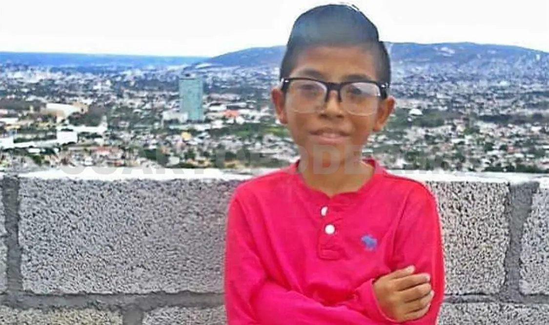 Familia desesperada en búsqueda de su hijo