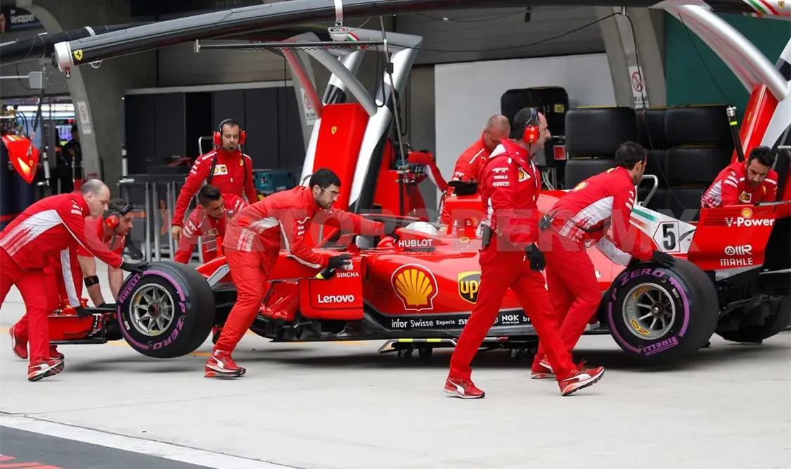 Junto a su coequipero, el finlandés Kimi Raikkonen, los Ferrari saldrán delante de sus máximos rivales de Mercedes. Agencias