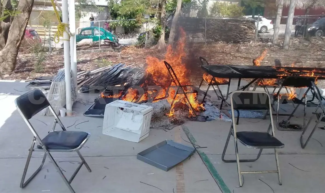 Docentes queman instalaciones de la UPN