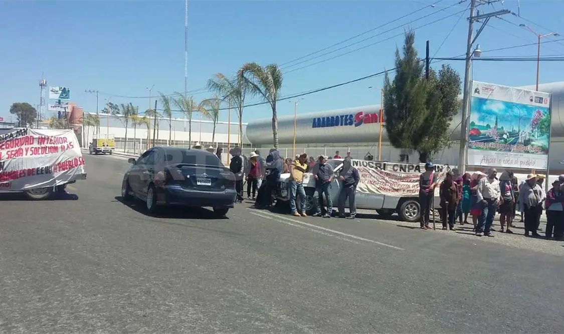 Realiza MOCRI bloqueo sobre tramo carretero