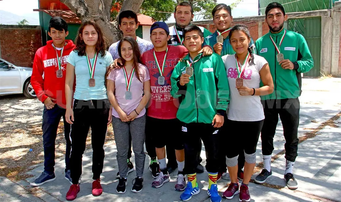 Destaca selección de Luchas en nacional