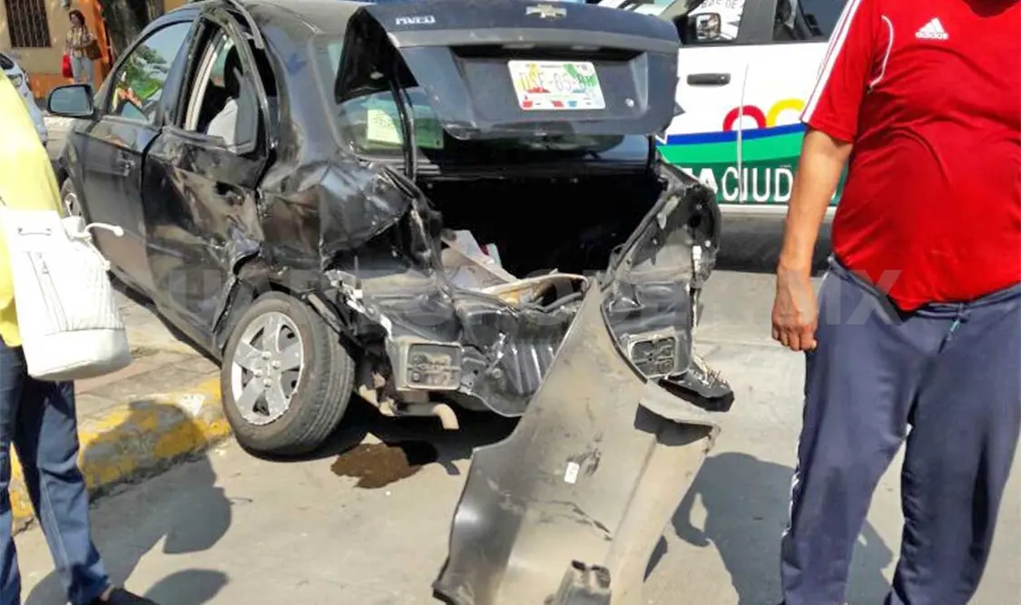 Muere menor en accidente vial