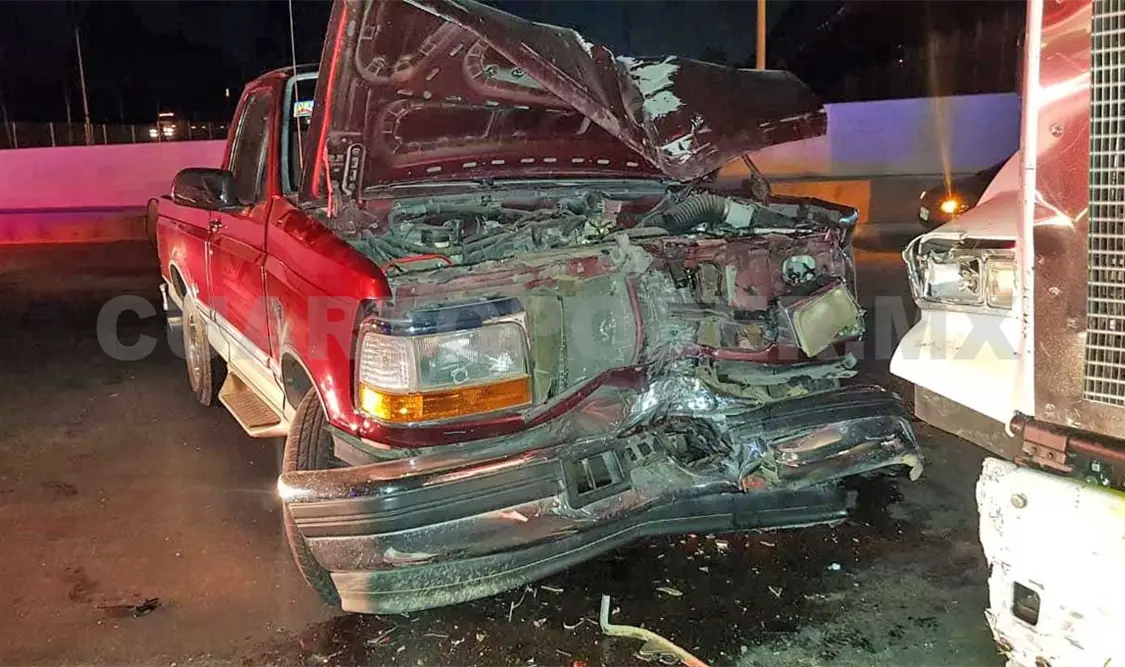 Encontronazo entre “coloso” y Pick up en el libramiento