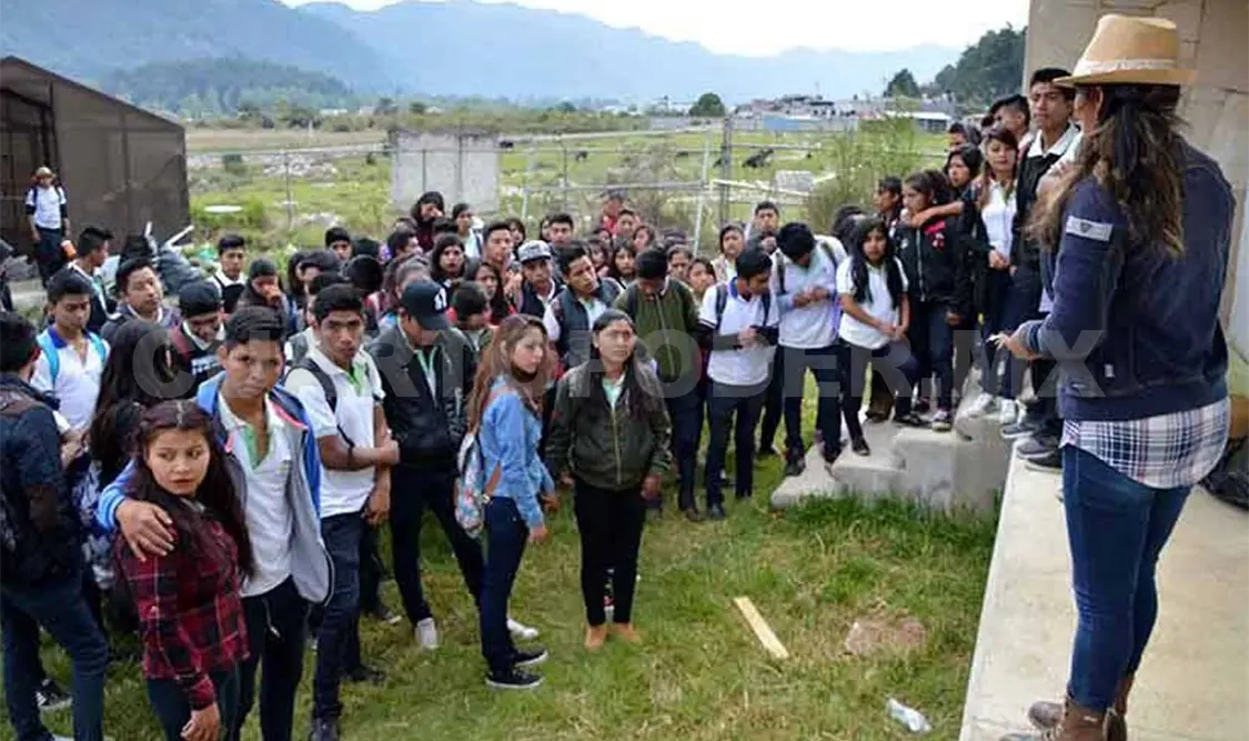En esta actividad se recibió la visita de más de 500 estudiantes de bachillerato de la zona Altos tsotsil-tseltal. Manuel Martínez /CP