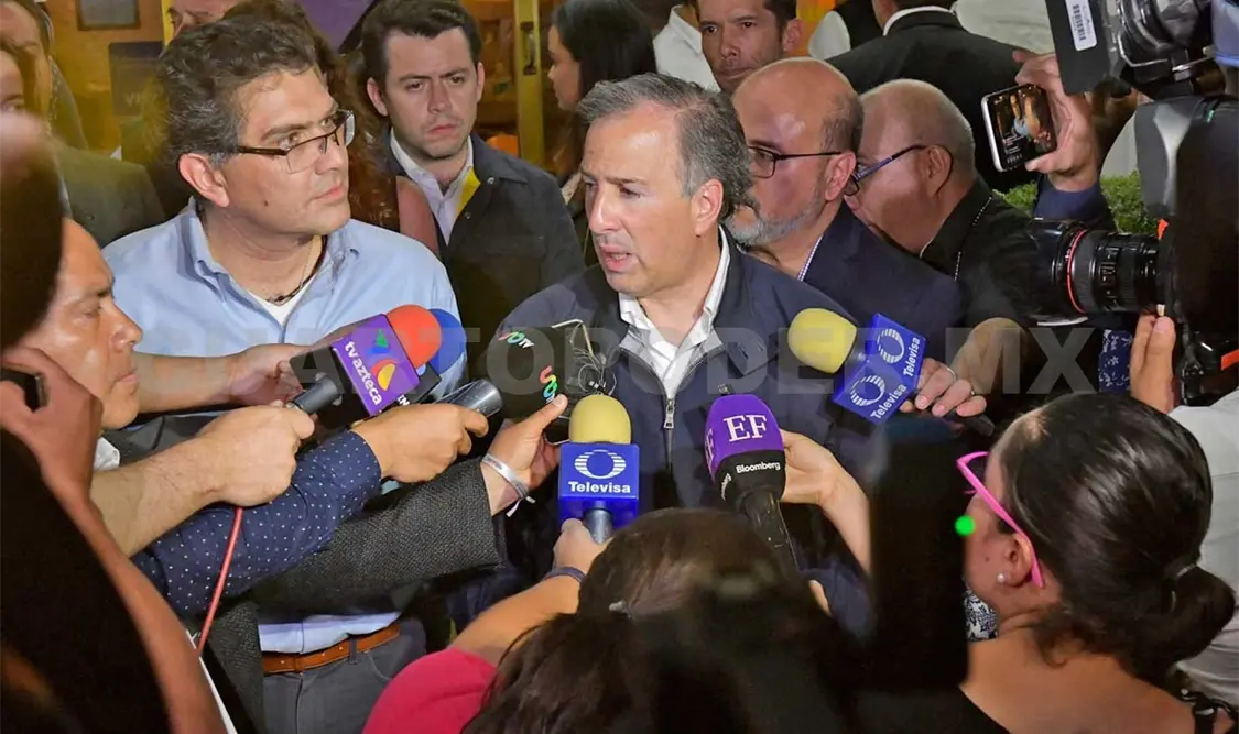 De acuerdo con sus colaboradores, Meade se ha documentado sobre los negativos de sus rivales. Agencias