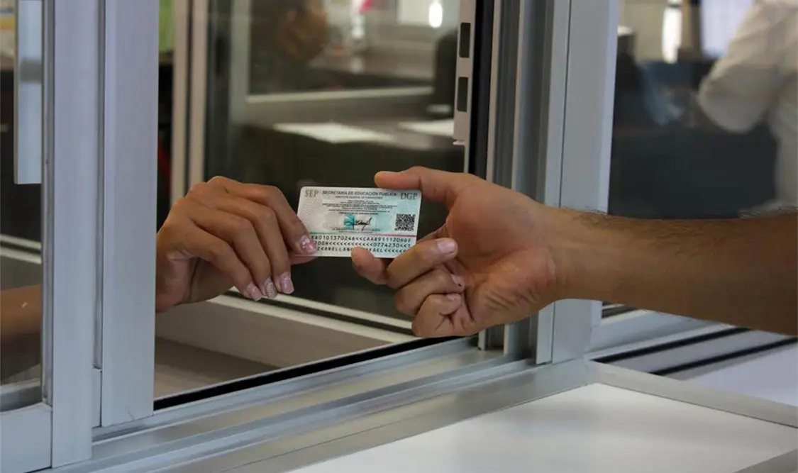 Avanza con éxito emisión de cédulas profesionales electrónicas