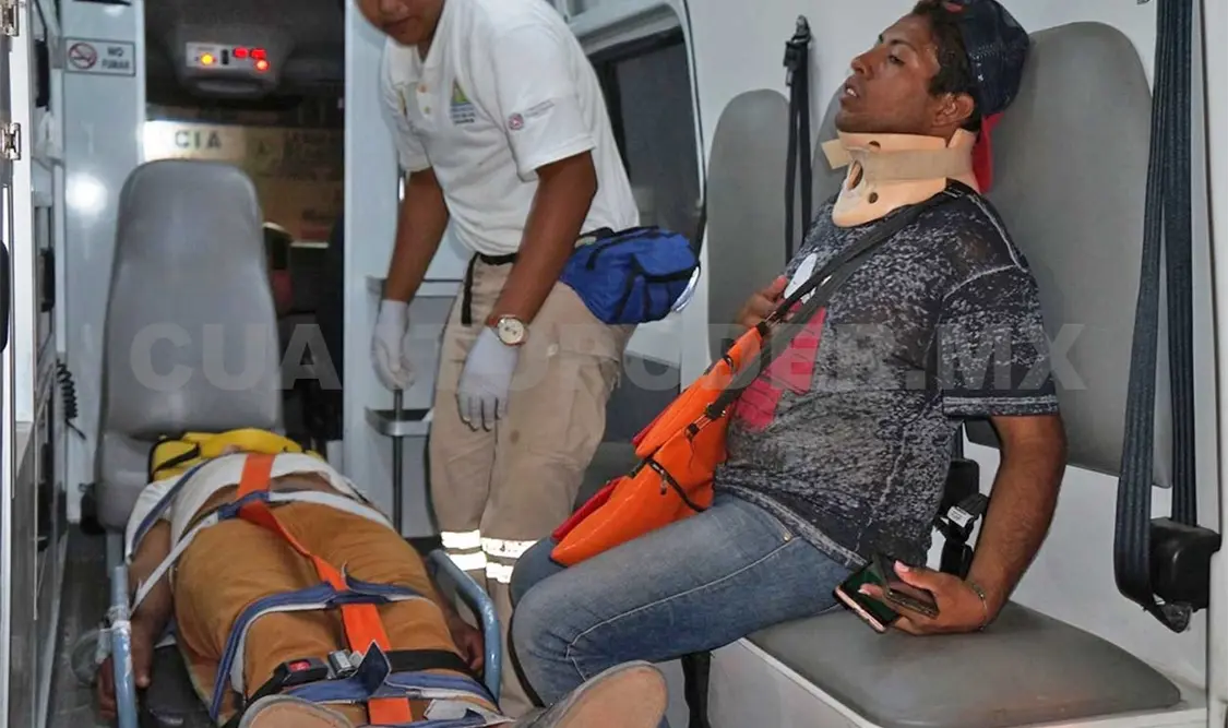 Provocan accidente por ir a exceso de velocidad