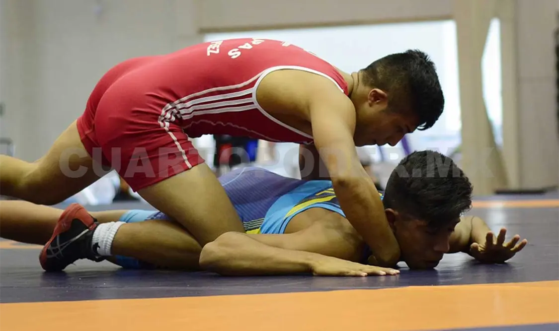 Luchadores asisten a Panamericano Senior