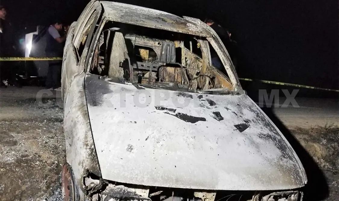 Hallan cuerpo calcinado dentro de un vehículo