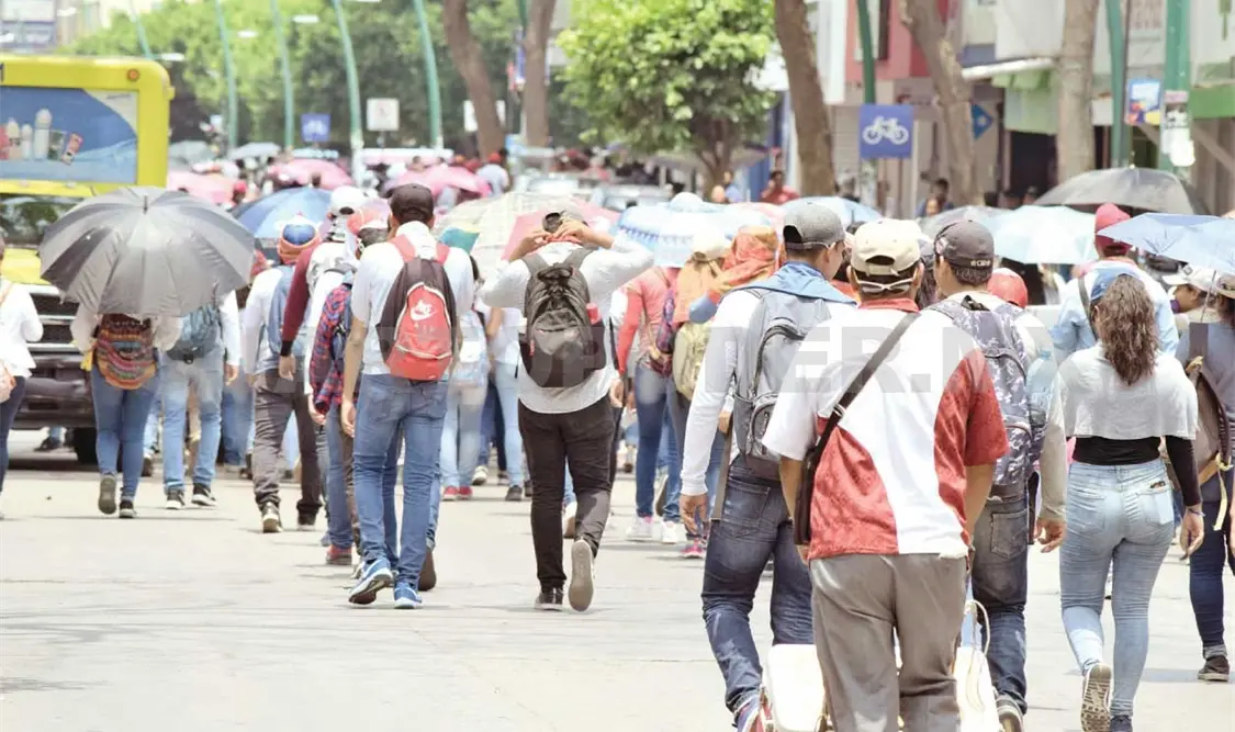 Marcha de normalistas provocó caos vial