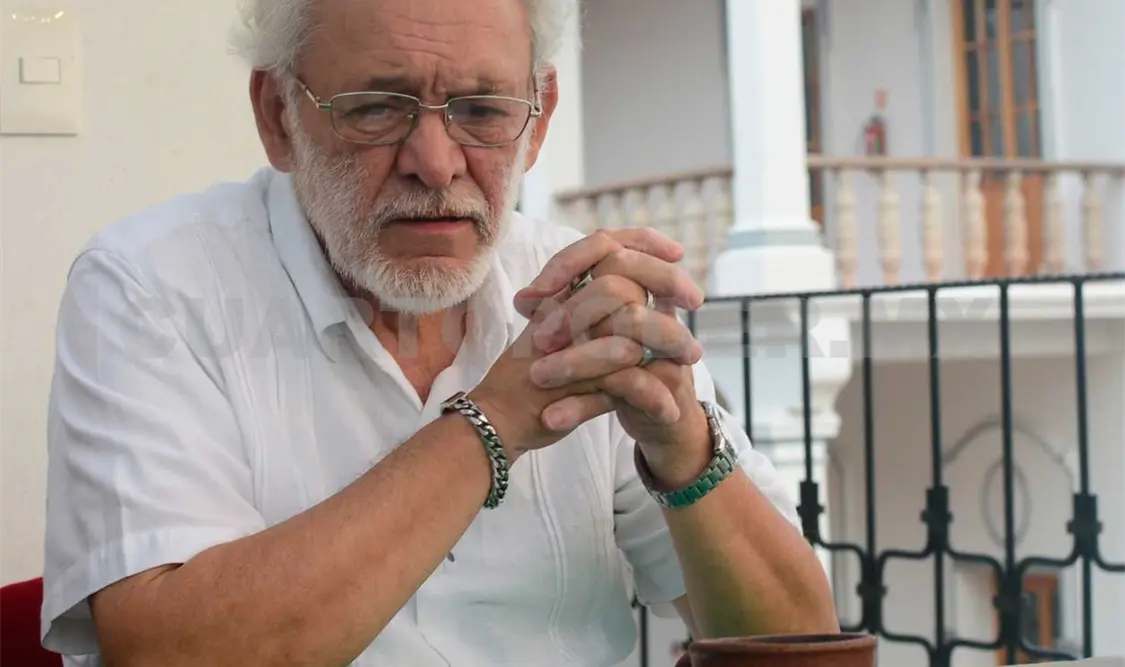 En la presentación de los libros. Darwin Mendoza 