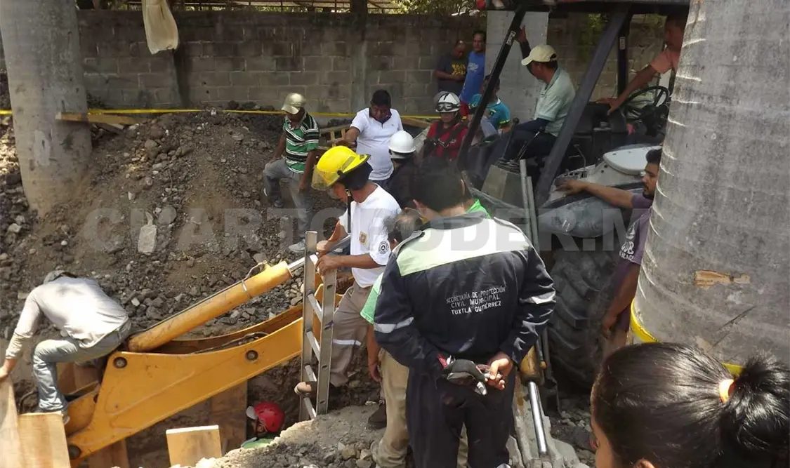 Obrero queda sepultado al registrarse un derrumbe