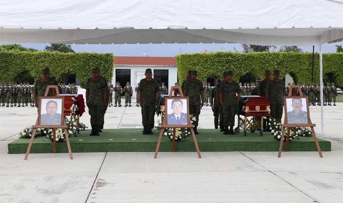 Rinden homenaje póstumo a tres militares fallecidos en Guerrero
