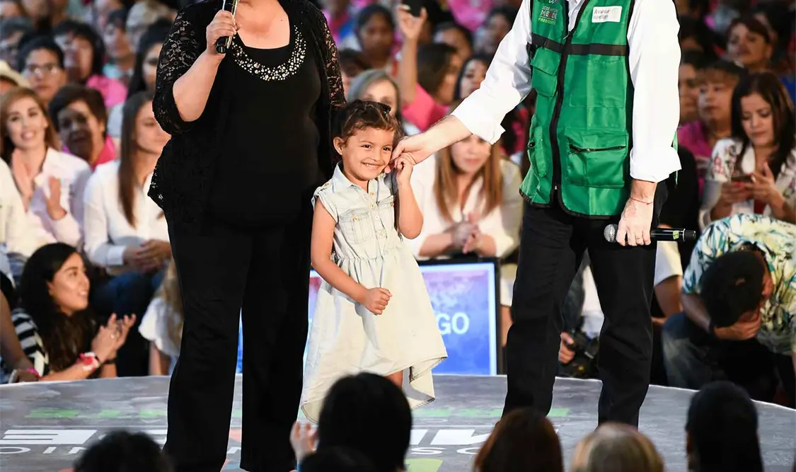Meade plantea salario de mil 200 pesos para jefas de familia