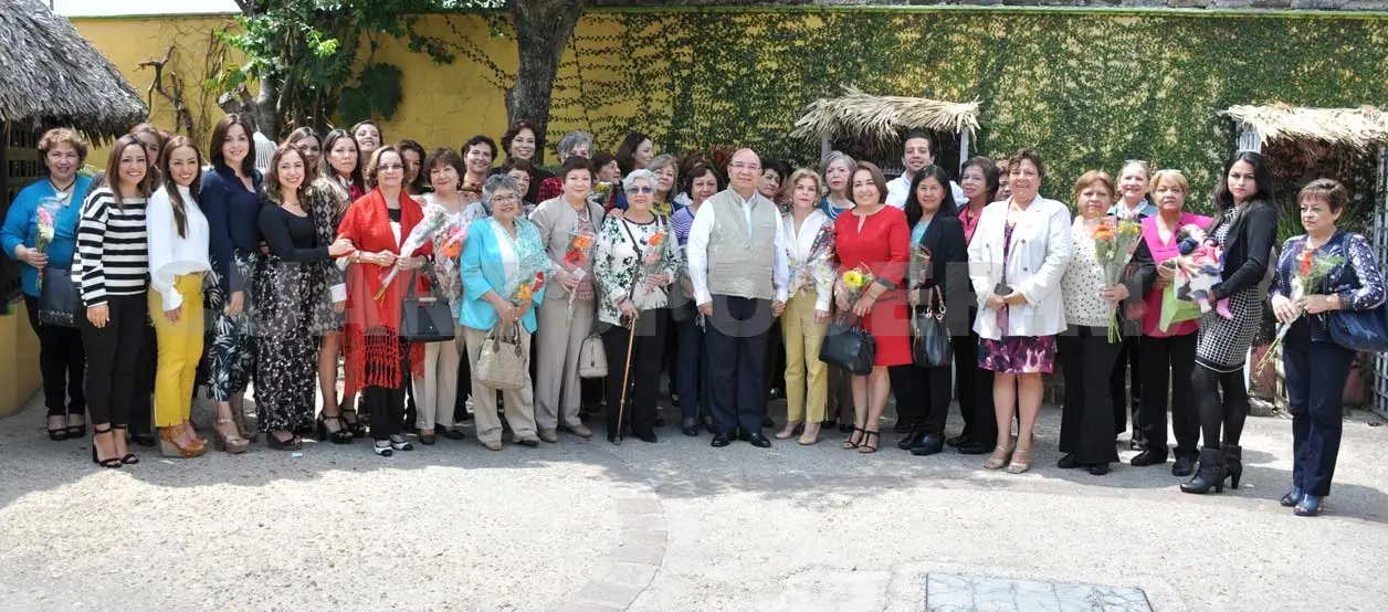 Gómez Aranda celebra Día de las Madres