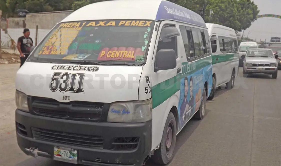 Seis lesionados en choque de dos colectivos en bulevar