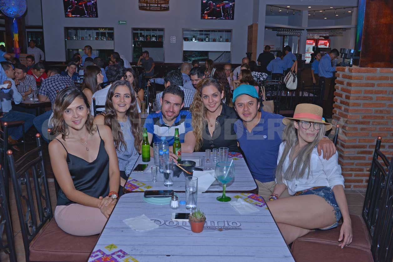 Noche de diversión entre amigos