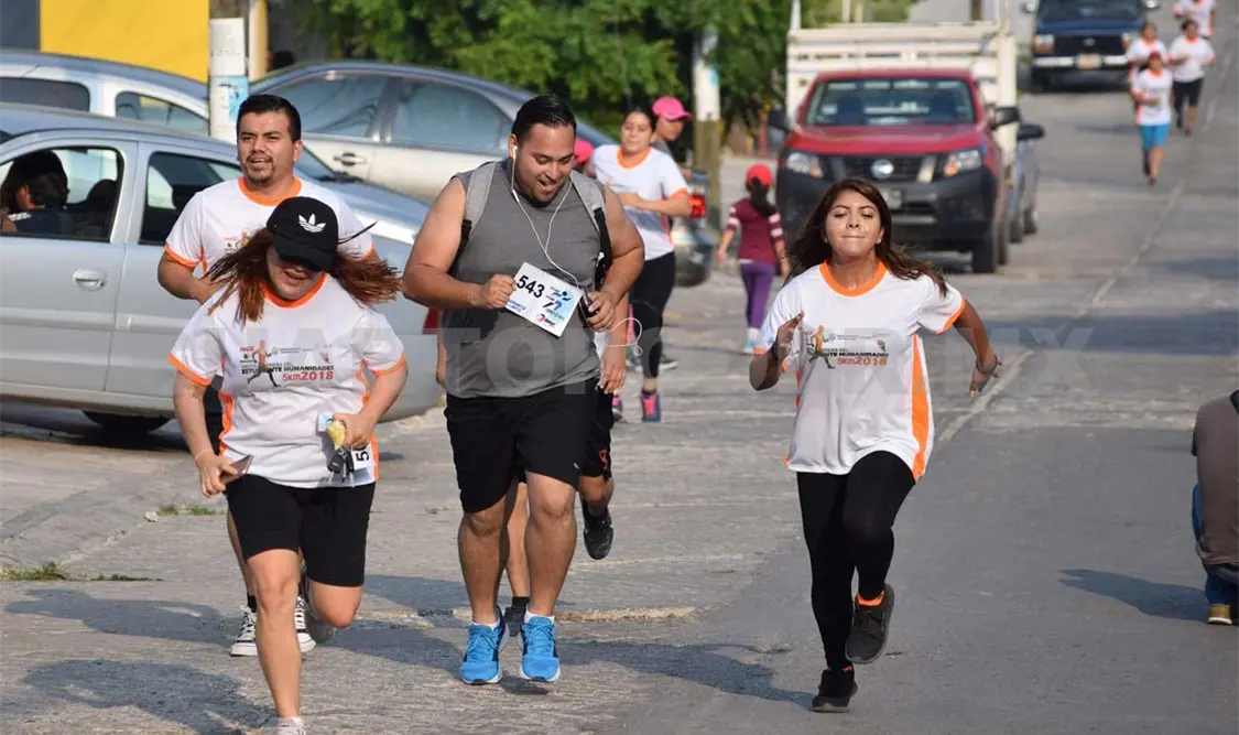 Fueron al rededor de 150 los participantes en esta carrera pedestre de cinco kilómetros de distancia. Guillermo Ramos/CP