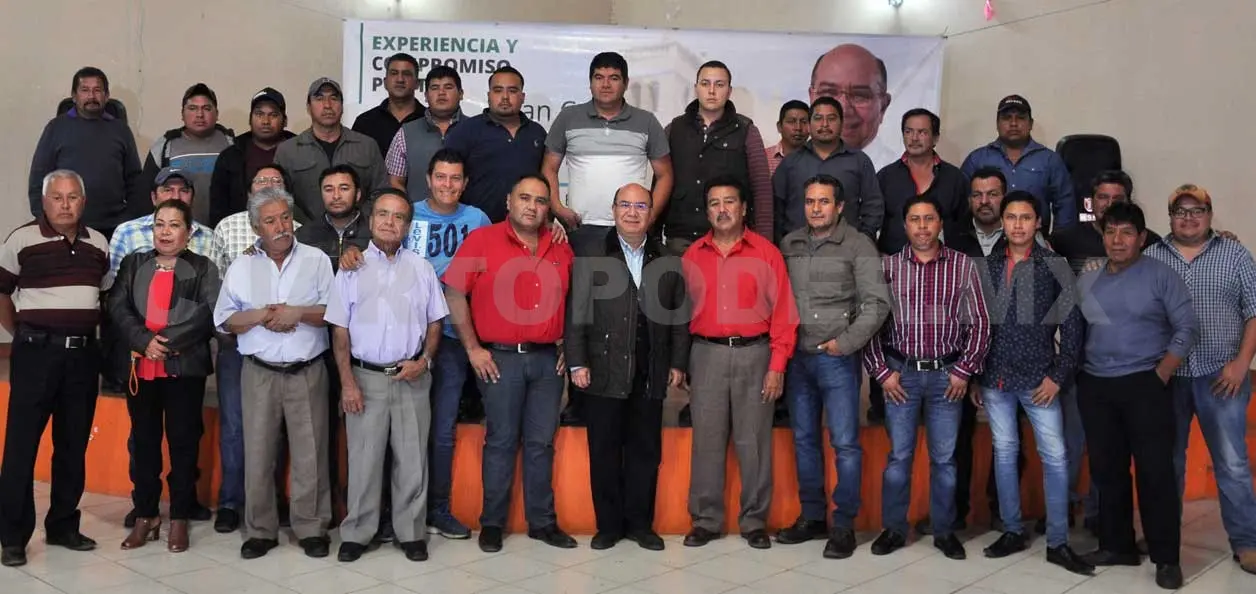 Gómez Aranda se compromete con Transportistas de Carga