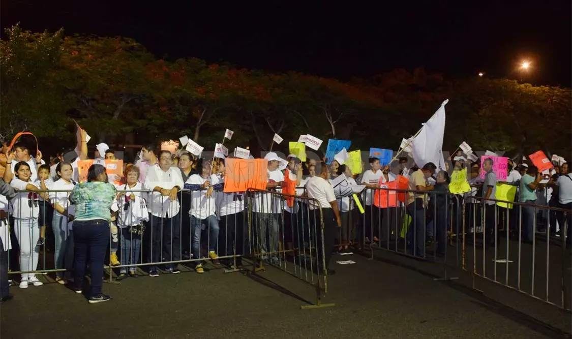 Tibio debate entre candidatos a la gubernatura
