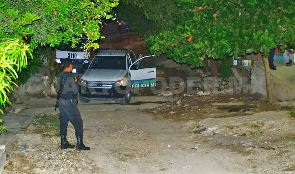 Encuentran a joven ahorcado en árbol