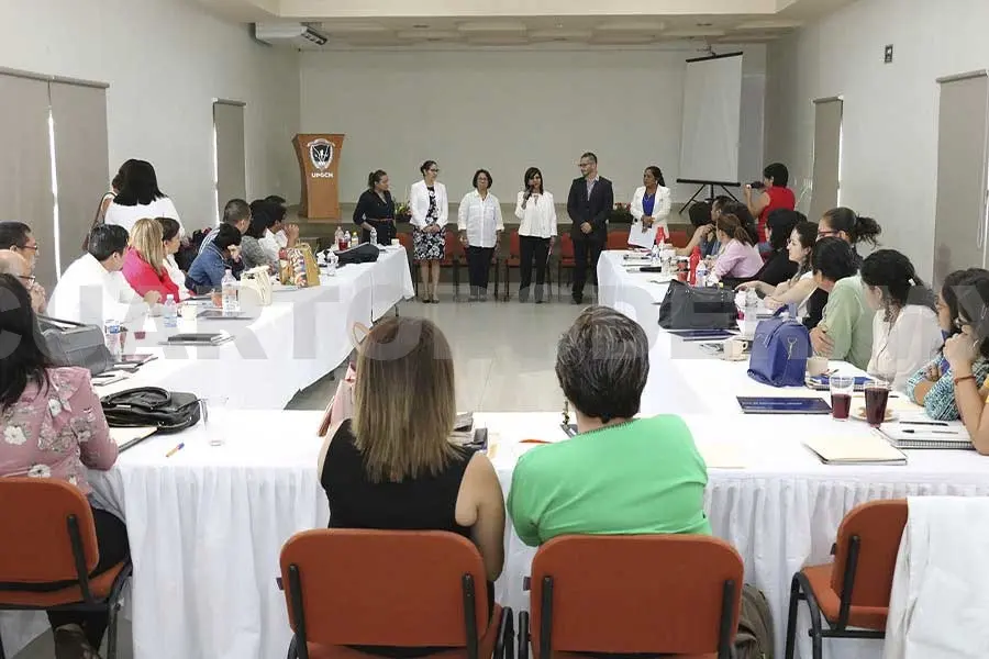 Secretaría se actualiza en servicios de salud mental