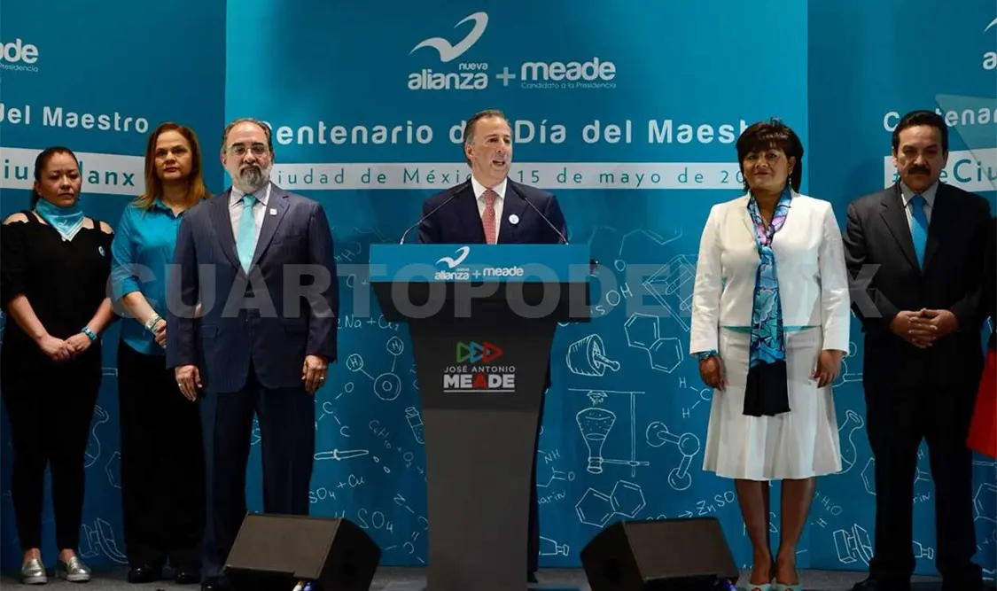 Meade promete subir salario a maestros