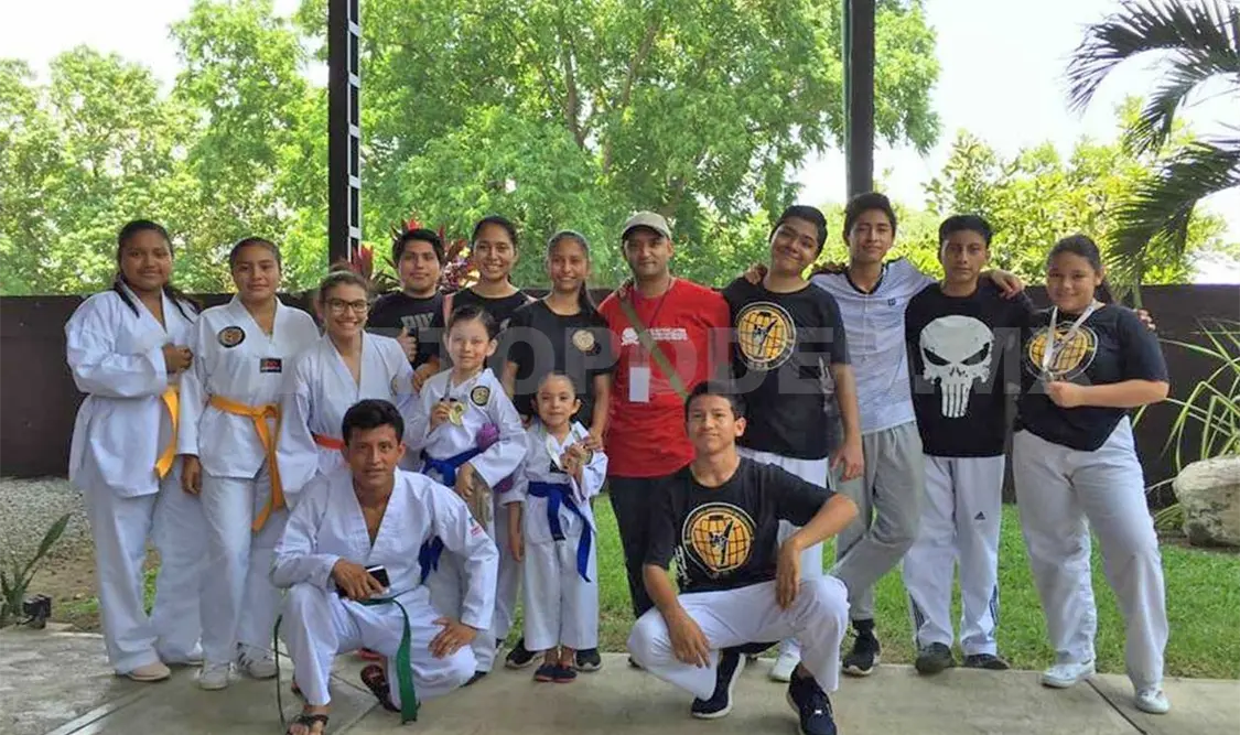 Tercer lugar por equipos para IOITKD