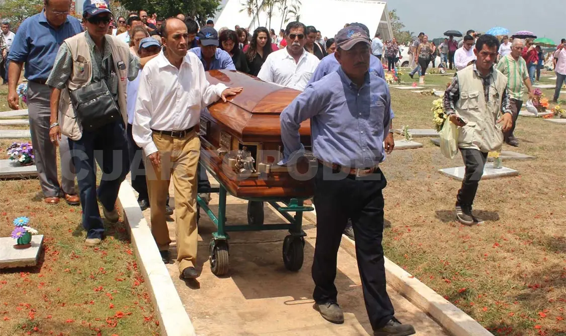 Sepultan al periodista Juan Carlos Huerta