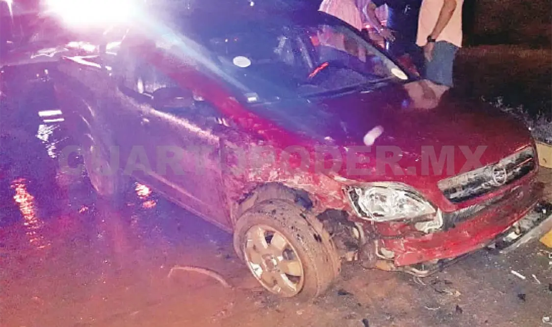 Conductores huyeron al sufrir un accidente